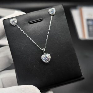 Love-Shaped VVS Moissanite Jewelry Set